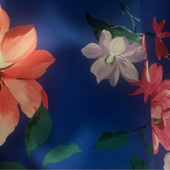 NWT $245 Alexia Admor Paris Surplice Wrap Midi Dress in floral blue. Size 8 - Picture 11 of 16